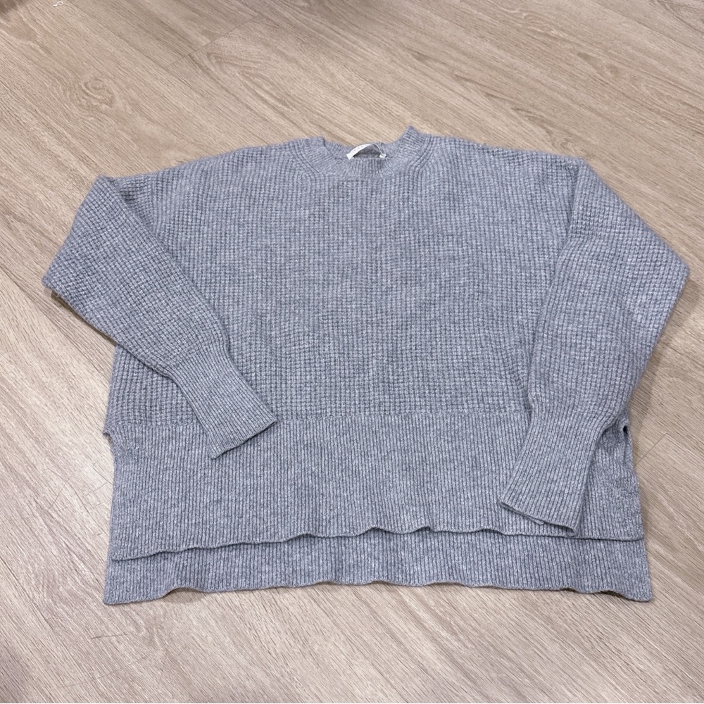 Everlane Gray Crew Neck Sweater with Ribbed Details